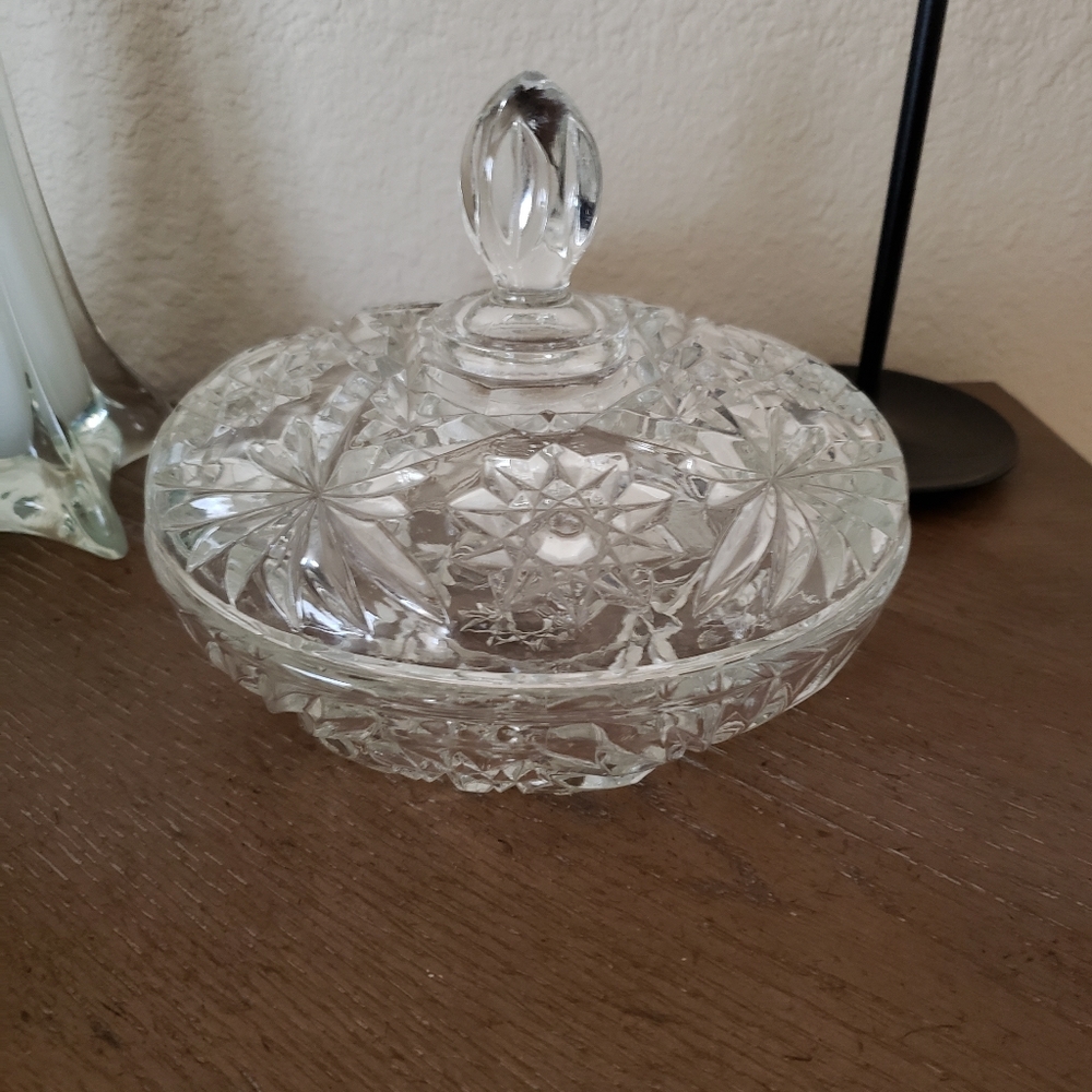 Vintage anchor hocking clear cut lid..